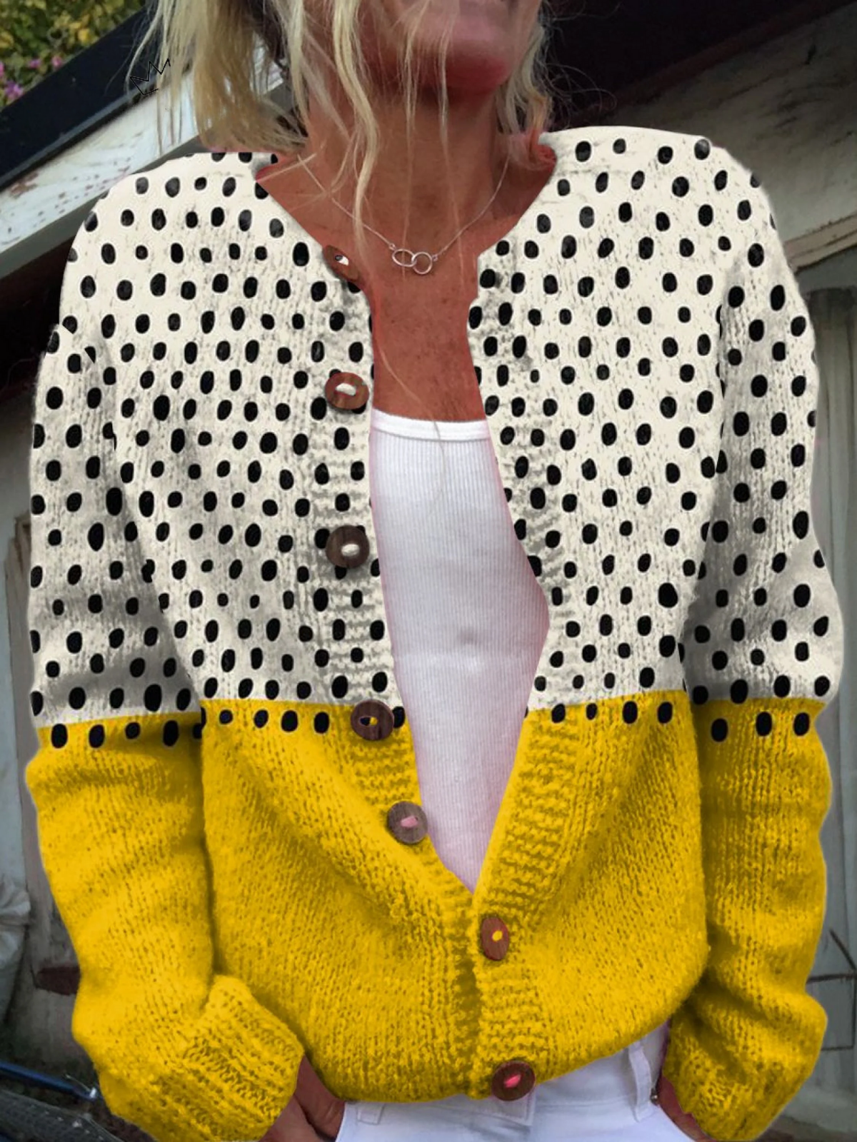 Junella | Cardigan en maille bicolore à pois